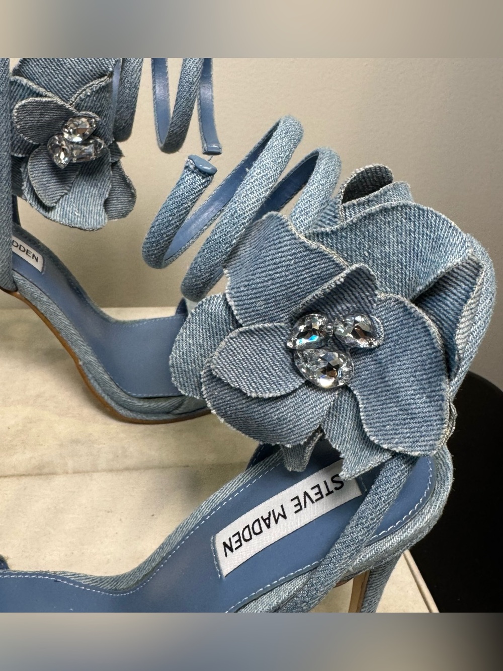 Steve Madden Blue Denim Floral Wrap High Heel Sandals, size 8.5, NWOT - Picture 4 of 8